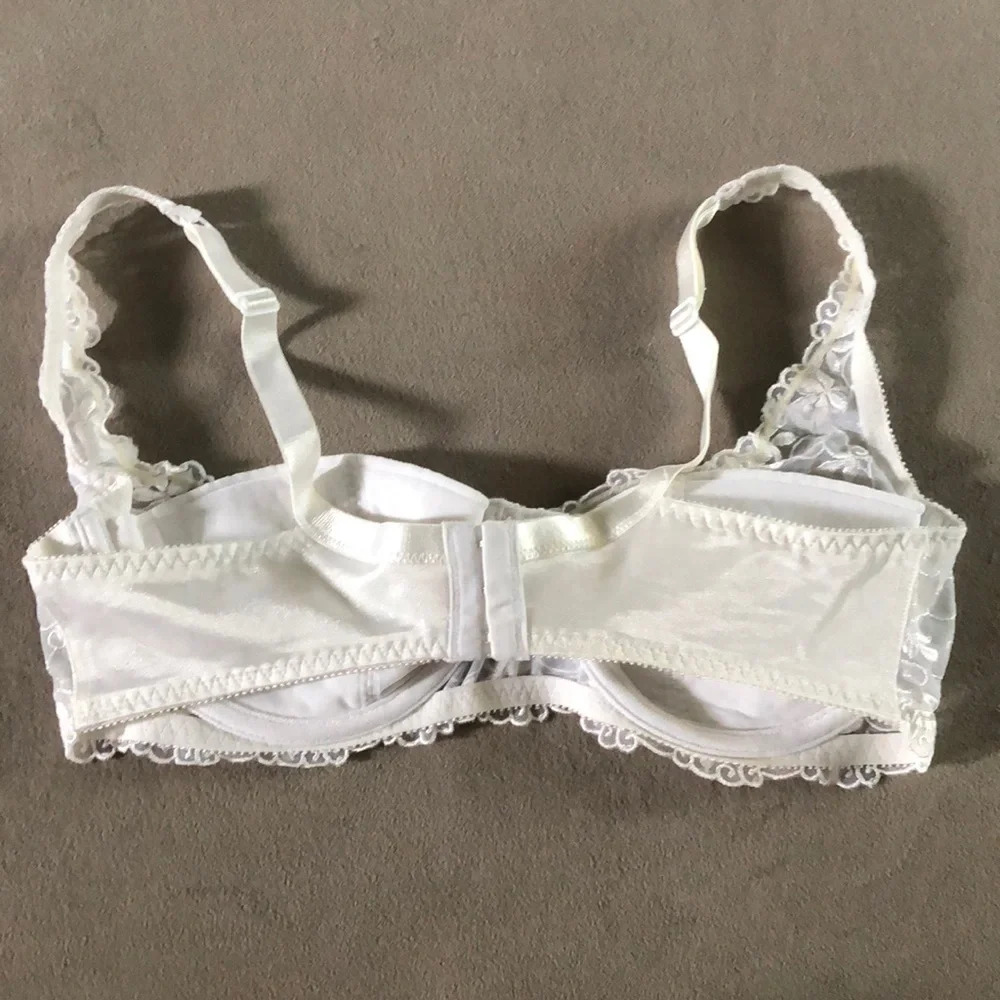 Fashion Bug Bra Women's size 36D White Lace Underwire‎ Padded